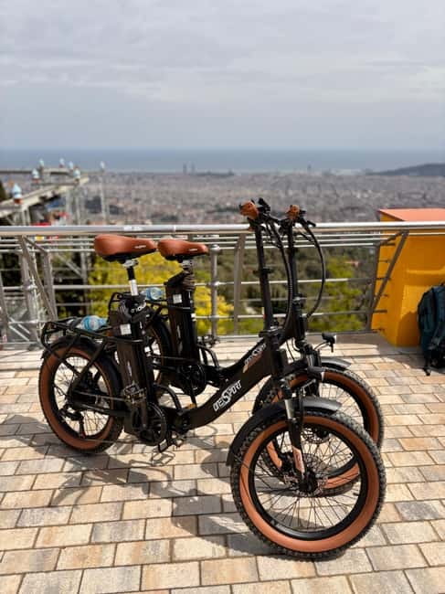 Barcelona: Explore the City with Eco-Friendly E-Bike Rentals - A simple plan for your 2 hours: Gothic Quarter, El Born, and the sea