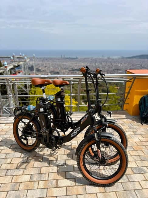 Barcelona: Explore the City with Eco-Friendly E-Bike Rentals - Gaudí stops and the Park Güell area without turning it into a slog