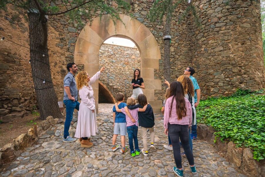 Barcelona: Exploring Gaudí's Hidden Gem, Bellesguard Tower - The “story under the stones”: Catalonia’s characters and events