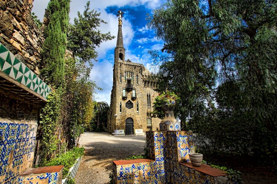 Barcelona: Exploring Gaudí's Hidden Gem, Bellesguard Tower - City views and photo moments from the Torre Bellesguard terraces