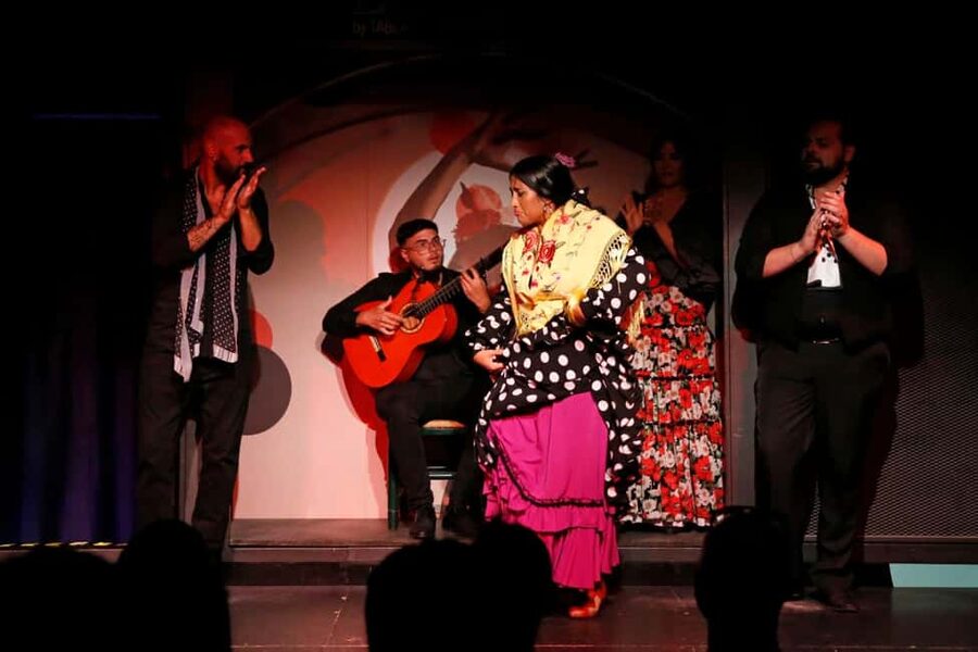 Barcelona: Flamenco Show with Drink Option at La Rambla - Before you go: a quick checklist that makes the evening smoother