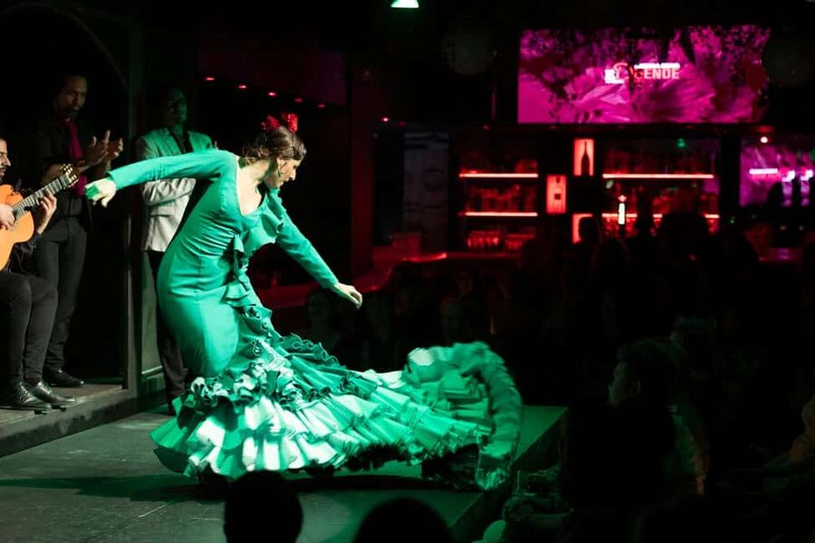 Barcelona: Flamenco Show with Drink Option at La Rambla - The 55-minute show: what you should watch for (and why it moves fast)