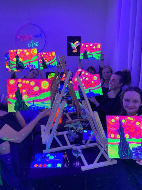 Barcelona: Fluorescent Paint and Wine Workshop - What to Bring and How to Plan It With Your Barcelona Day