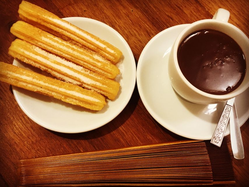 Barcelona: Food & Drink Tasting Tour in Traditional Taverns - Key highlights at a glance