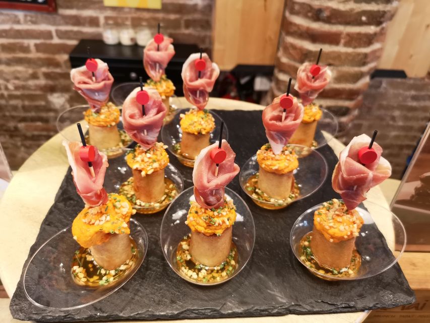 Barcelona: Food & Drink Tasting Tour in Traditional Taverns - La Pallaresa in the Gothic Quarter: churros and hot chocolate to finish