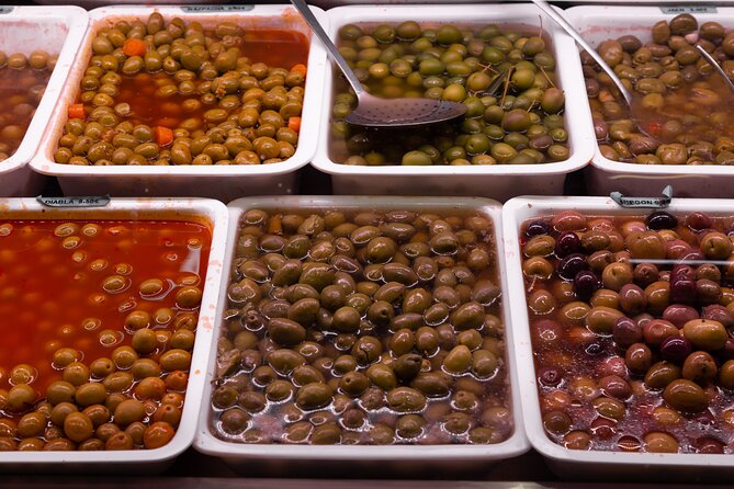 Barcelona Food Markets Private Tour with Tastings - Mercat de Sant Antoni: a strong start at the local-shopping level