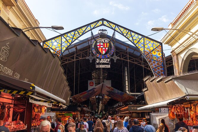 Barcelona Food Markets Private Tour with Tastings - Getting oriented: meeting in Eixample, ending near Santa Caterina