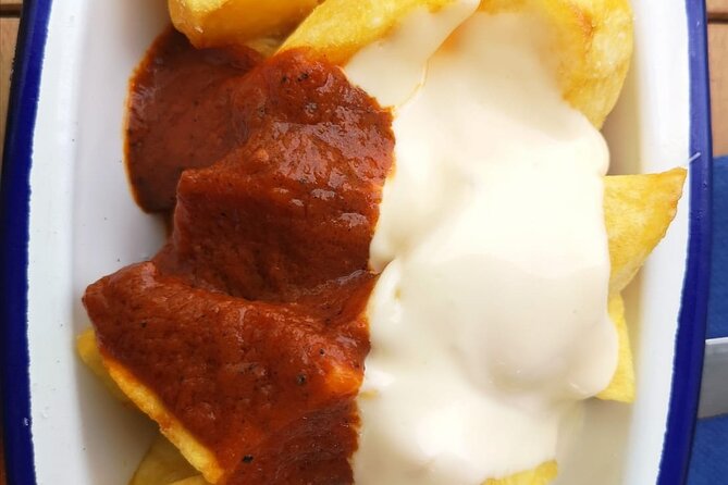 Barcelona Food Tour: Tapas, Drinks and Delights with a Local - Stop 4 at Plaça de Sant Josep Oriol: pintxos and an artists’ square