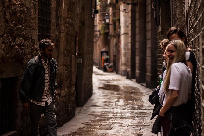 Barcelona Food Tour: Tapas, Paella, Sangria & 8+ Local Tastings - El Born: Cool Streets, Medieval Layout, and the Tapas Energy