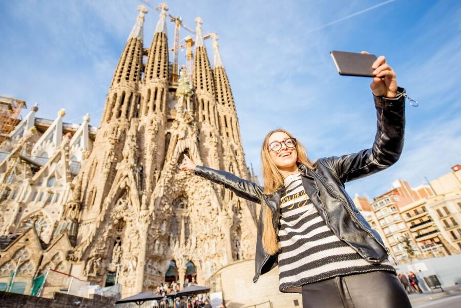 Barcelona: Foodie Walking Tour with Sagrada Familia Tickets - Key things I’d plan around