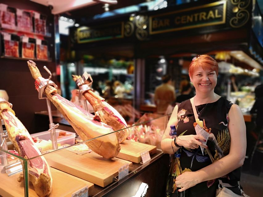 Barcelona: Foodie Walking Tour with Sagrada Familia Tickets - Getting to Sagrada Familia: the taxi shortcut saves your energy