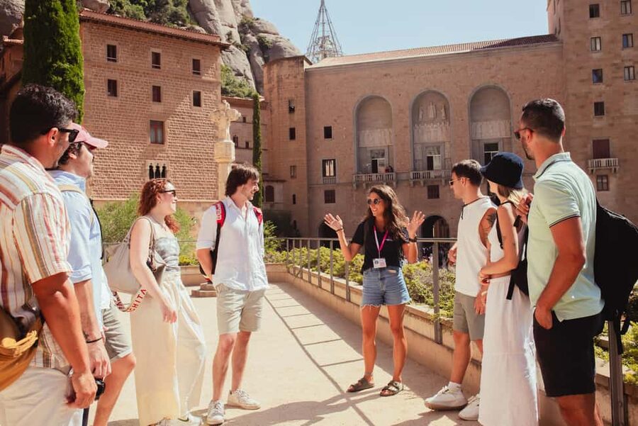 Barcelona: Full-Day Montserrat & Wine Small Group Tour - Free time at Montserrat: how to use it without rushing