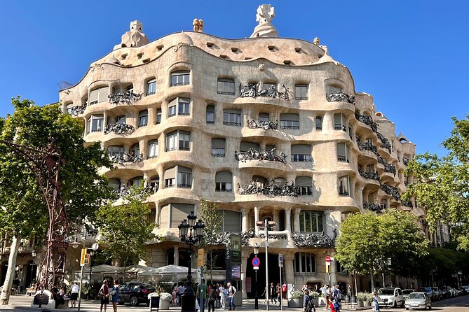 Barcelona Full Day: Sagrada Familia and the 3 Gaudí Houses - Casa Vicens: Gaudí’s First Big Spark