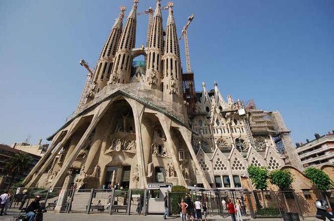 Barcelona Full-Day Sightseeing Private Tour - The 9:00 a.m. start: what it means for your day
