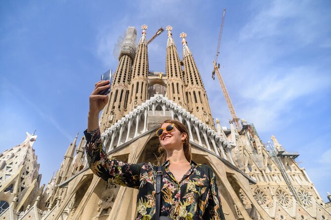 Barcelona Gaudi and Sagrada Familia Tour - Walking L’Eixample With a Gaudí Lens (and a Plan)