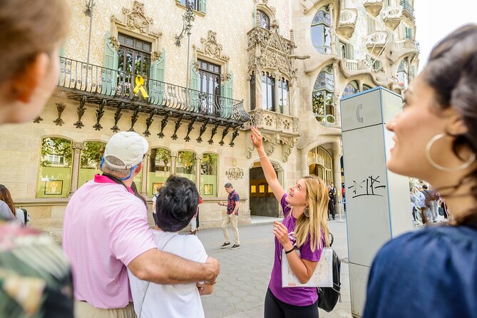 Barcelona Gaudi and Sagrada Familia Tour - Passeig de Gràcia Stroll: Why the Streets Matter Here