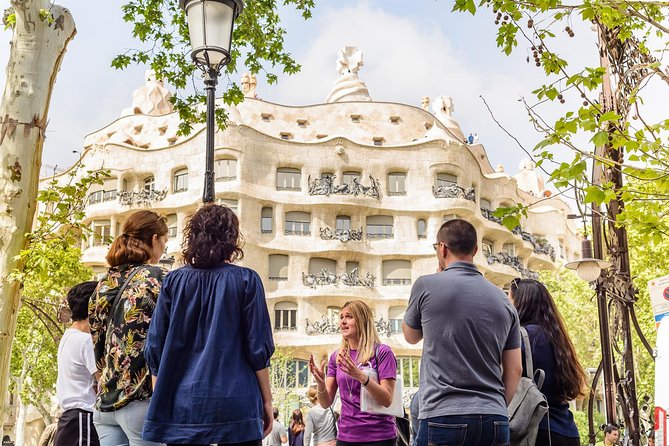 Barcelona Gaudi and Sagrada Familia Tour - The Metro Reality Check: One Ticket, One Transition