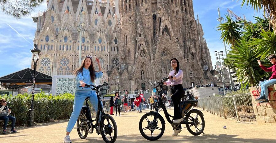 Barcelona: Gaudi Guided E-Bike Tour - Where the Tour Starts in Ciutat Vella (Carrer de Rull)