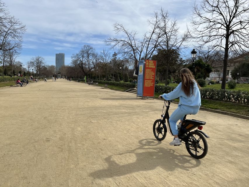 Barcelona: Gaudi Guided E-Bike Tour - Harbor Views, Old Town Streets, and a Clean Ending