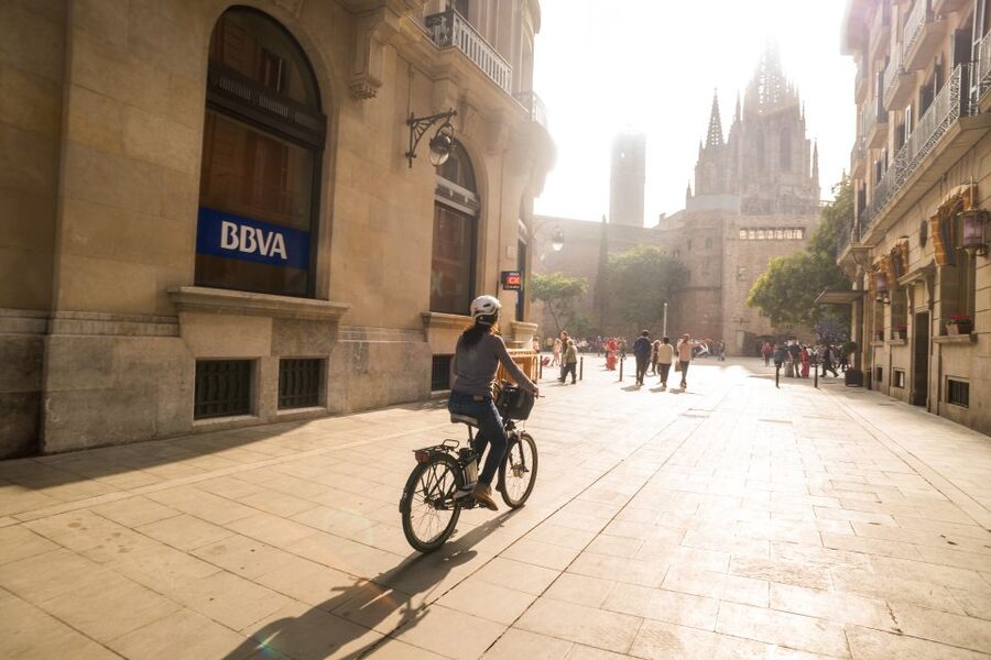 barcelona: Gaudi Highlights eBike tour - Parc de la Ciutadella and Cascada Monumental: the perfect warm-up