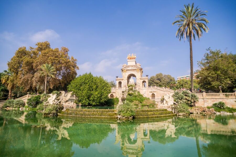 barcelona: Gaudi Highlights eBike tour - The viewpoint break: a breather before the big icon