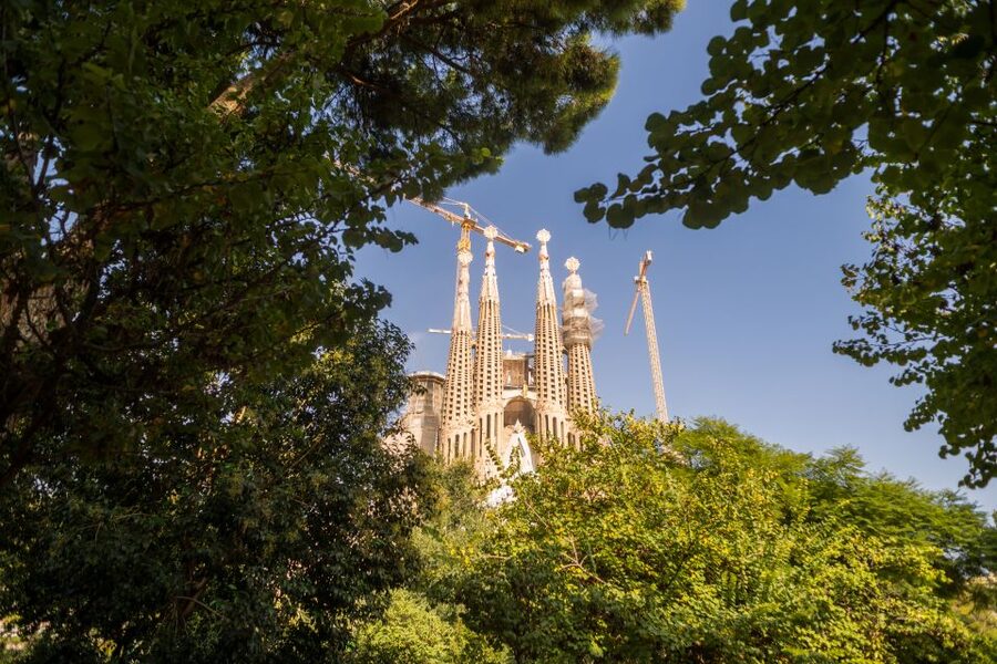 barcelona: Gaudi Highlights eBike tour - Passeig de Gràcia: where modernism becomes a walking wow
