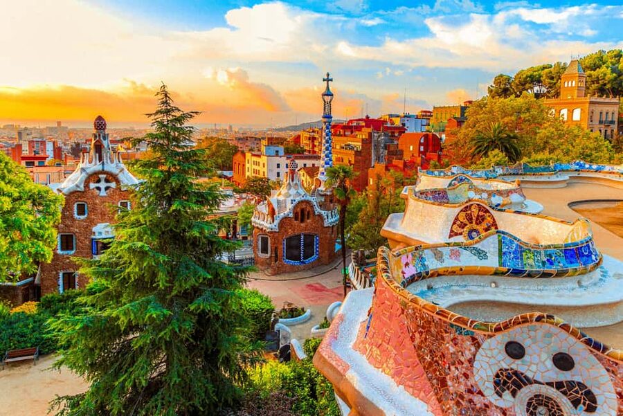 Barcelona: Gaudí’s Park Güell Tour with Fast-Track Ticket - Park Güell Guided Loop: What Your Expert Guide Changes
