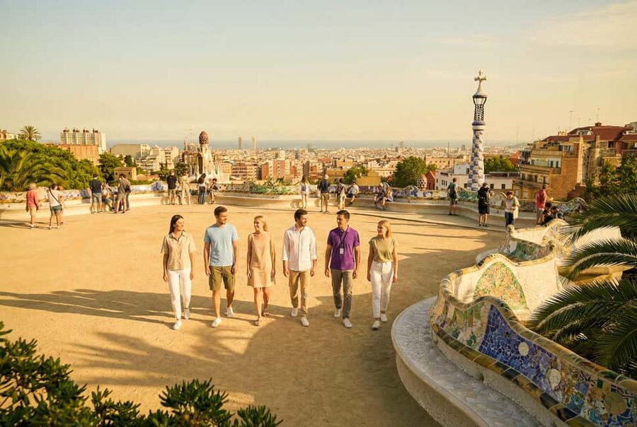 Barcelona: Gaudí’s Park Güell Tour with Fast-Track Ticket - Gaudí House Museum Sightseeing and Time to Wander Higher