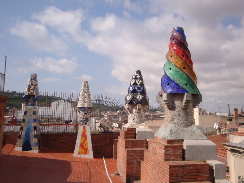 Barcelona: German City Tour from Gaudí's Perspective - The Guide Factor: German, English, and Real Answers