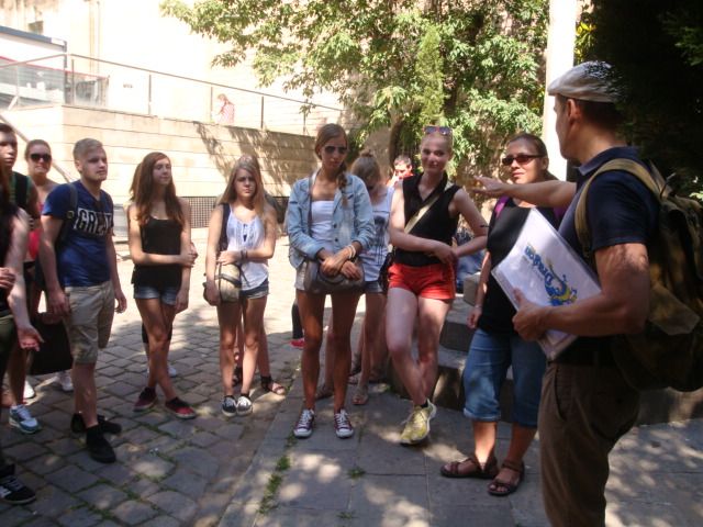 Barcelona: German City Tour from Gaudí's Perspective - Public Transit Tickets: The Small Detail That Matters