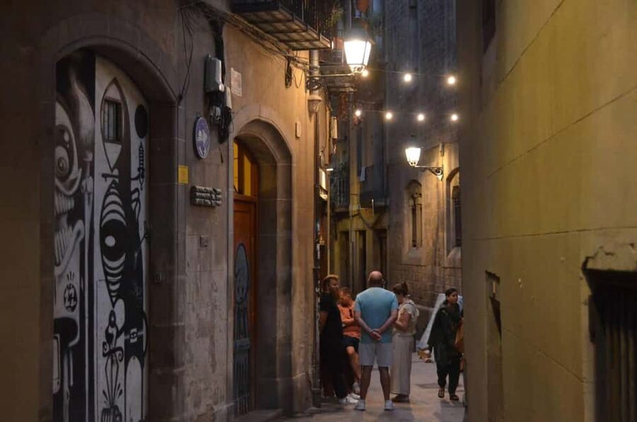 Barcelona: Ghosts of a Dark Past Walking Tour - Hidden corners of the Gothic Quarter and why executions mattered