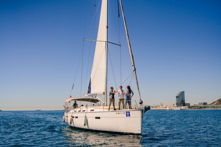 Barcelona: Gin & Tonic Workshop and Sunset Sailing cruise - Key things to know before you go