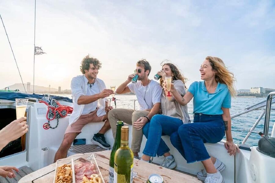 Barcelona: Gin & Tonic Workshop and Sunset Sailing cruise - What’s included vs. what you’ll pay on your own
