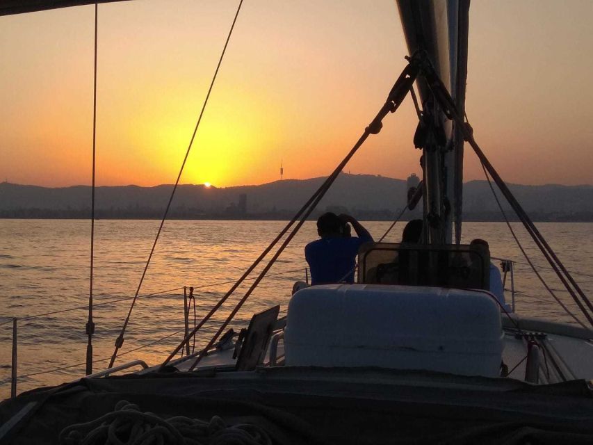 Barcelona: Gin & Tonic Workshop and Sunset Sailing cruise - Where you meet: Port Olímpic, metro access, and what to bring