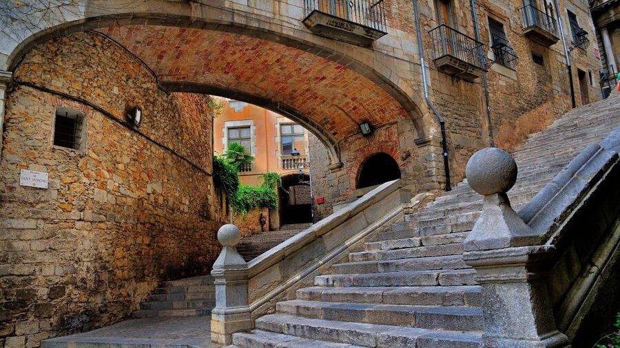 Barcelona: Girona & Costa Brava Small Group Tour with Pickup - Calella de Palafrugell: a working fishing village with beach time