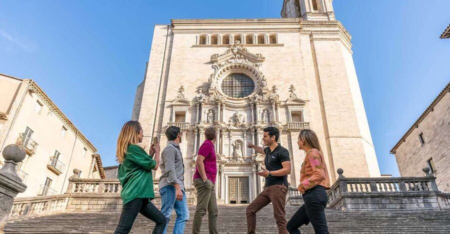 Barcelona: Girona Private Guided Tour by High-Speed Train - High-Speed Train to Girona: making the day feel effortless