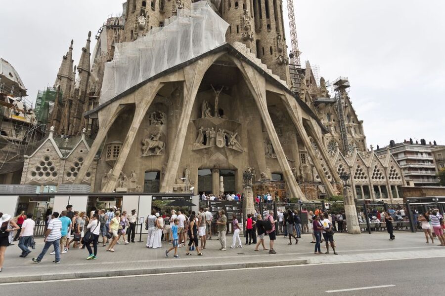 Barcelona: Go City Explorer Pass - Choose 2 to 4 Attractions - City Views Fast: Hop-on Hop-off Bus and Montjuïc Cable Car
