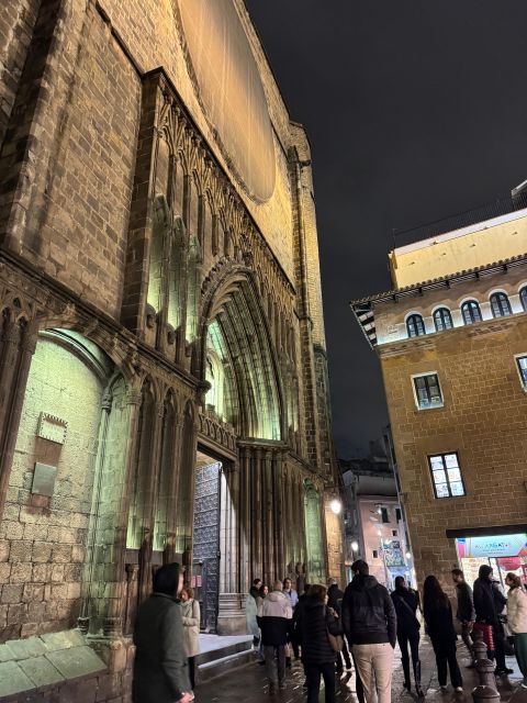 Barcelona: Gothic Quarter By Night Guided Walking Tour - Hot Chocolate in Winter or Gelato in Summer: The Sweet Stop