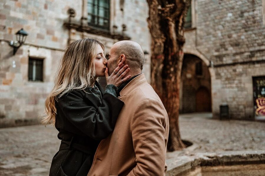 Barcelona: Gothic Quarter Cinematic Photoshoot and Guide - Plaça del Rei: The Moment Where the Stones Start Talking (7 Minutes)