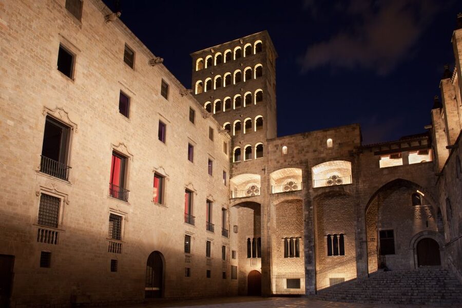 Barcelona: Gothic Quarter Guided Tour with Flamenco & Tapas - Price and value: what $117 buys you in 3 hours