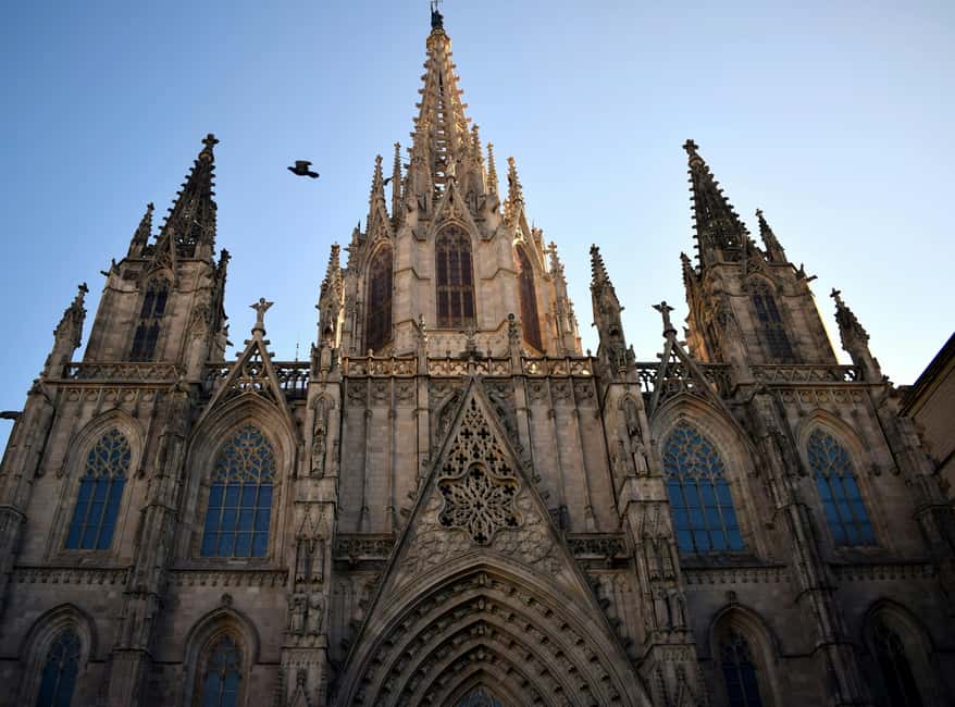 Barcelona: Gothic Quarter Legends, Drinks and candy Tour - The Gothic Quarter at Night: Legends on Stone