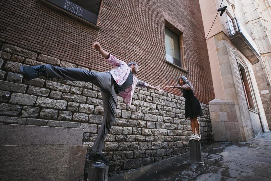 Barcelona: Gothic Quarter Private Photoshoot Experience - The posing coaching that keeps photos from looking forced