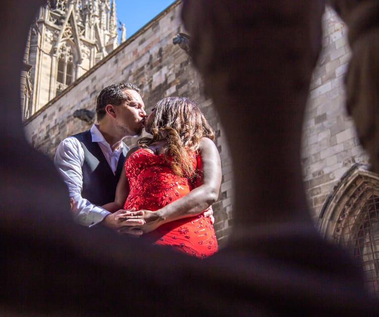 Barcelona: Gothic Quarter Private Photoshoot Experience - What you get back: 10–40 edited photos within 24 hours