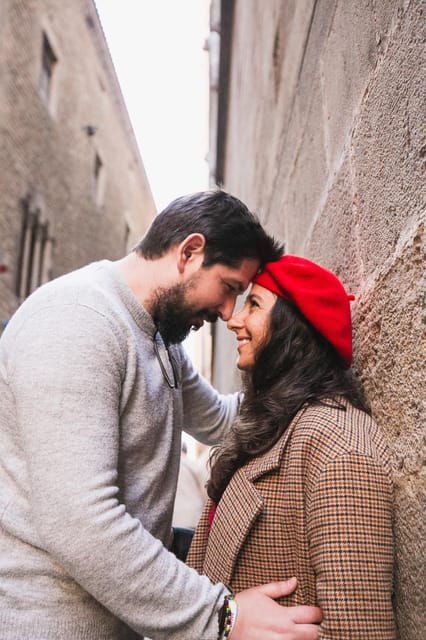 Barcelona: Gothic Quarter Private Photoshoot Experience - Finding Borja Alcorta at Pla de la Seu (and why that matters)