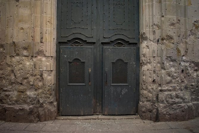 Barcelona Gothic Quarter's Deepest Secrets & Sangria - Gaudí connections: art school, early works, and why Picasso and Miro matter nearby