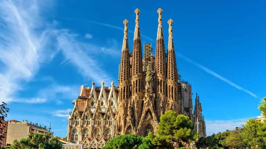 Barcelona: Gothic Quarter & Sagrada Familia Area Segway Tour - Arc de Triomf and Parc de la Ciutadella: the “green reset” after the big sights