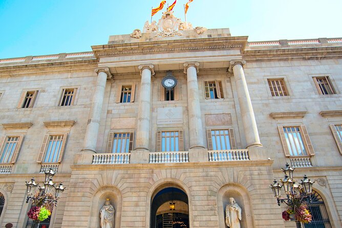 Barcelona Gothic Quarter Scavenger Hunt and City Highlights Walking Tour - Pacing and timing: play until you feel done