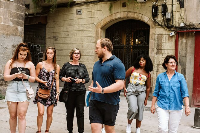 Barcelona Gothic Quarter Tapas & Taverns Food & Wine Tour - Drinks pairing: cava, vermouth, and Catalan wine basics