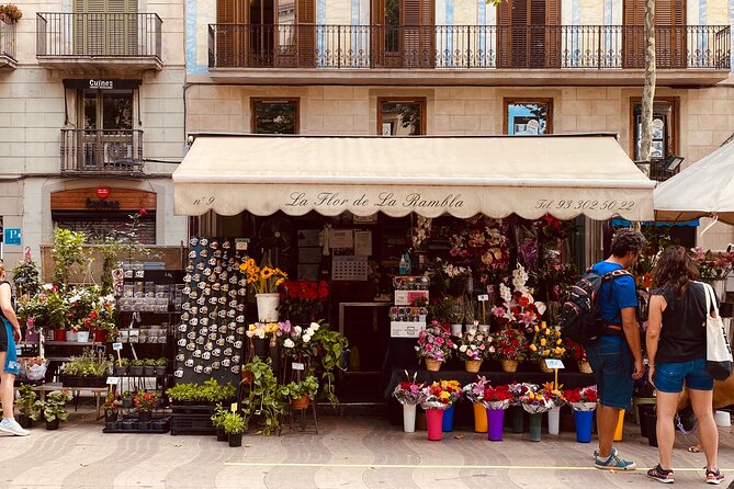 Barcelona Gothic Quarter Tour and Flamenco Show - Logistics That Actually Matter: Meet at 5:30, End at Plaça Reial