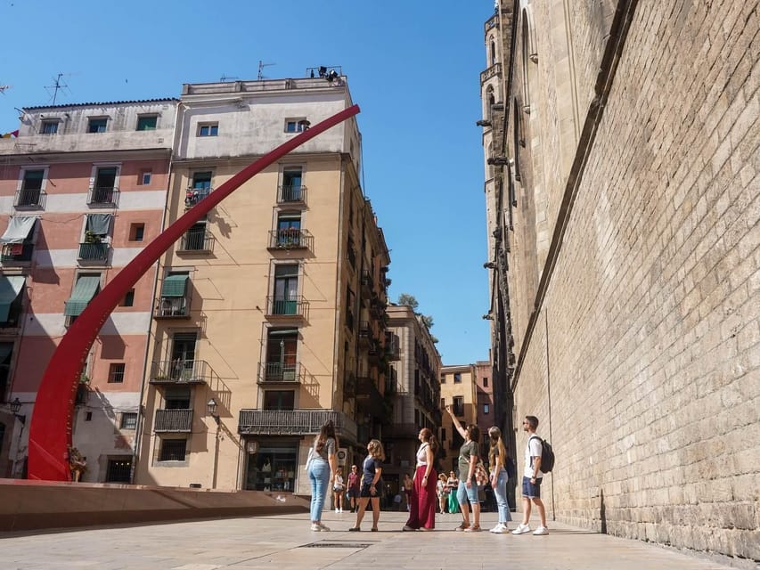 Barcelona: Gothic Quarter Walking Tour w/ Montjuïc Cable Car - Montjuïc Cable Car: the view that makes the morning worth it